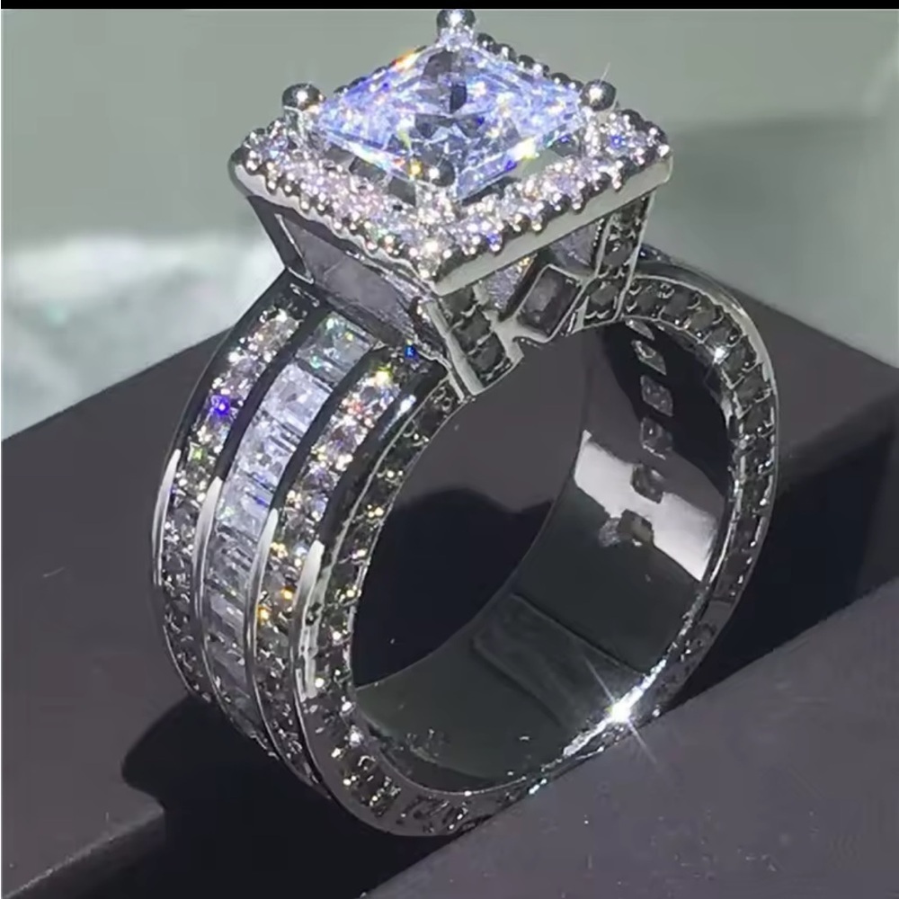 New! Women wedding luxury Silver  plated Diamond Ring - Picture 8 of 10